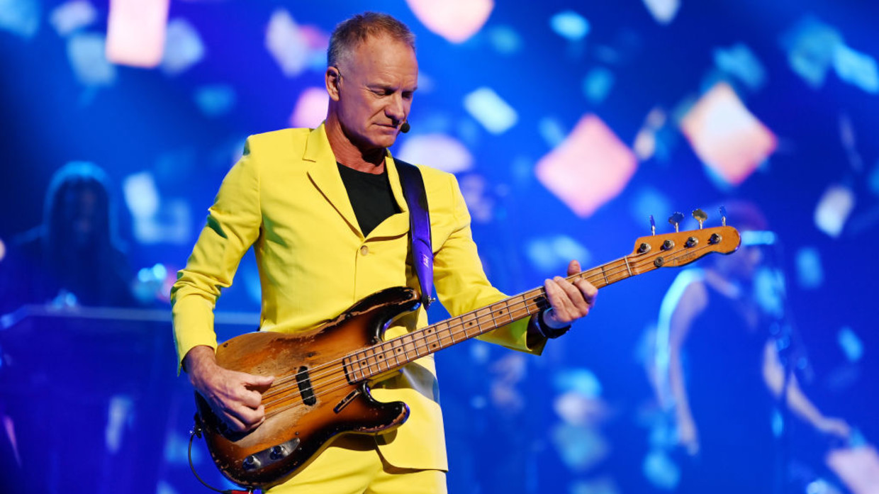 Sting vende todas as suas músicas